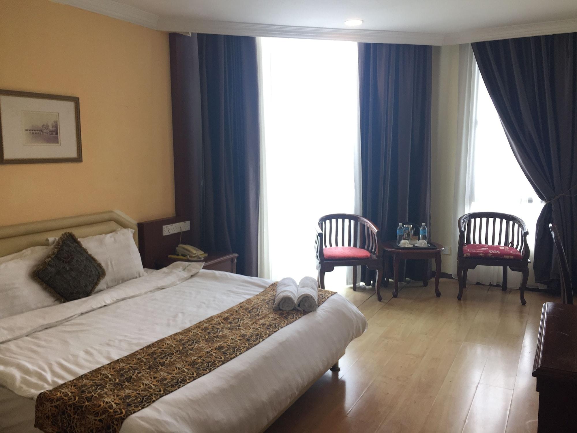 Regal Court Hotel Kuching Buitenkant foto