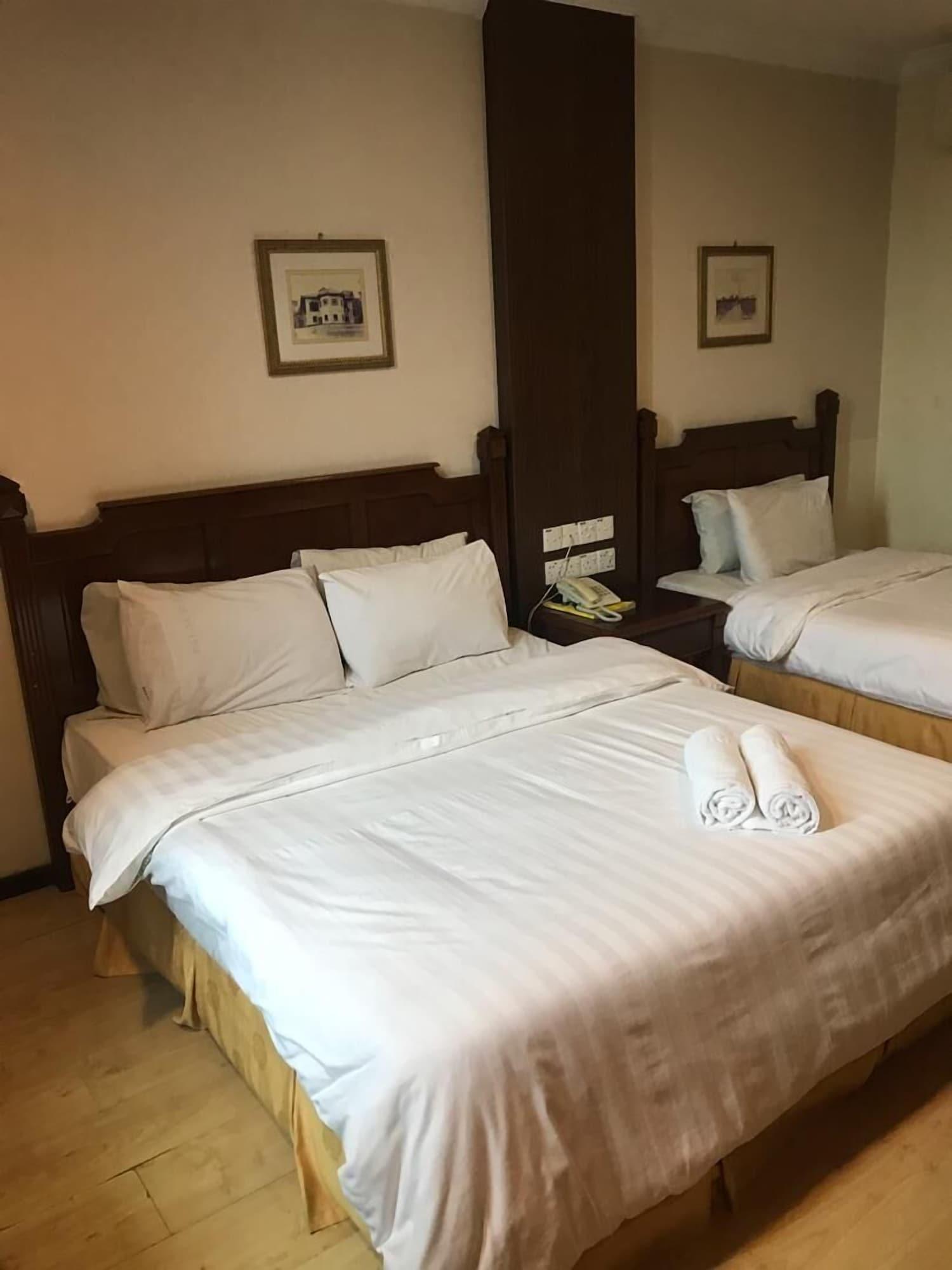 Regal Court Hotel Kuching Buitenkant foto