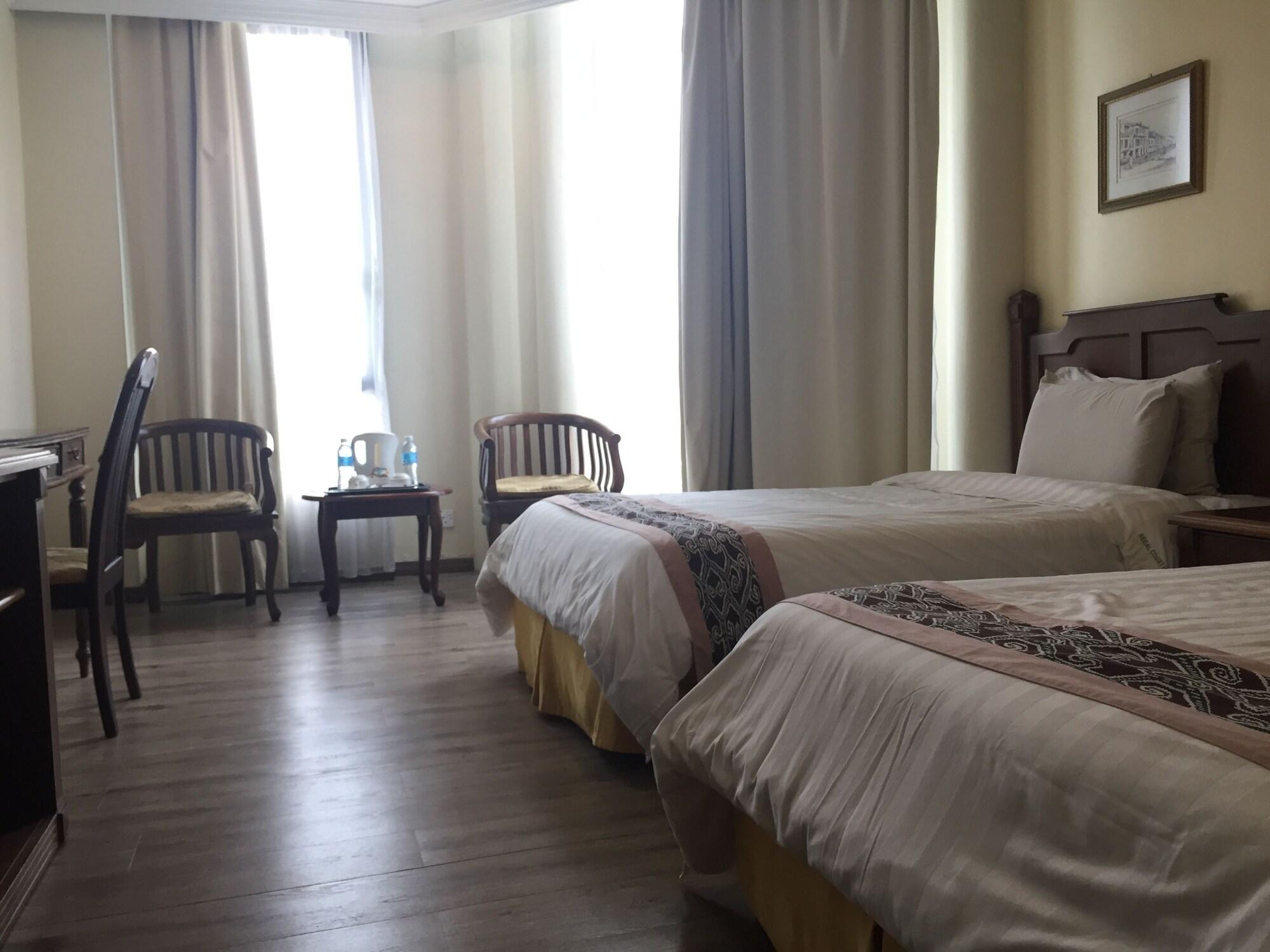 Regal Court Hotel Kuching Buitenkant foto