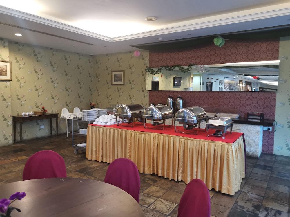 Regal Court Hotel Kuching Buitenkant foto