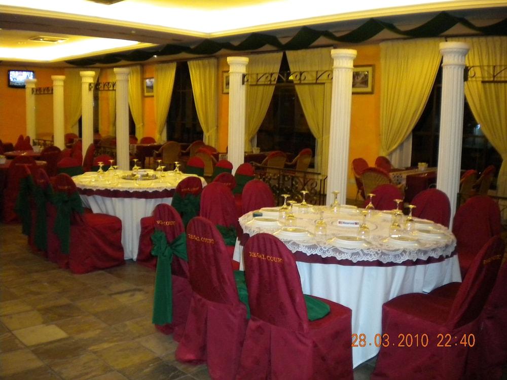 Regal Court Hotel Kuching Buitenkant foto