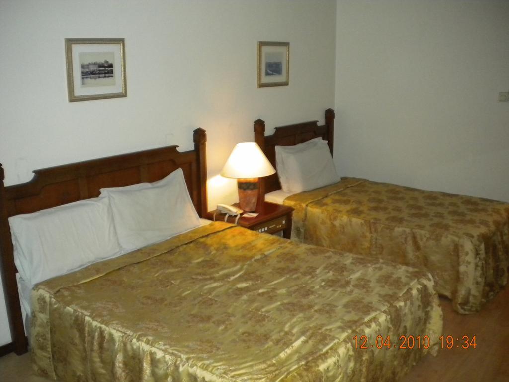 Regal Court Hotel Kuching Kamer foto