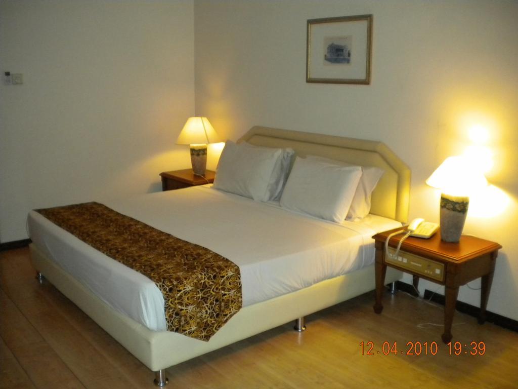 Regal Court Hotel Kuching Kamer foto