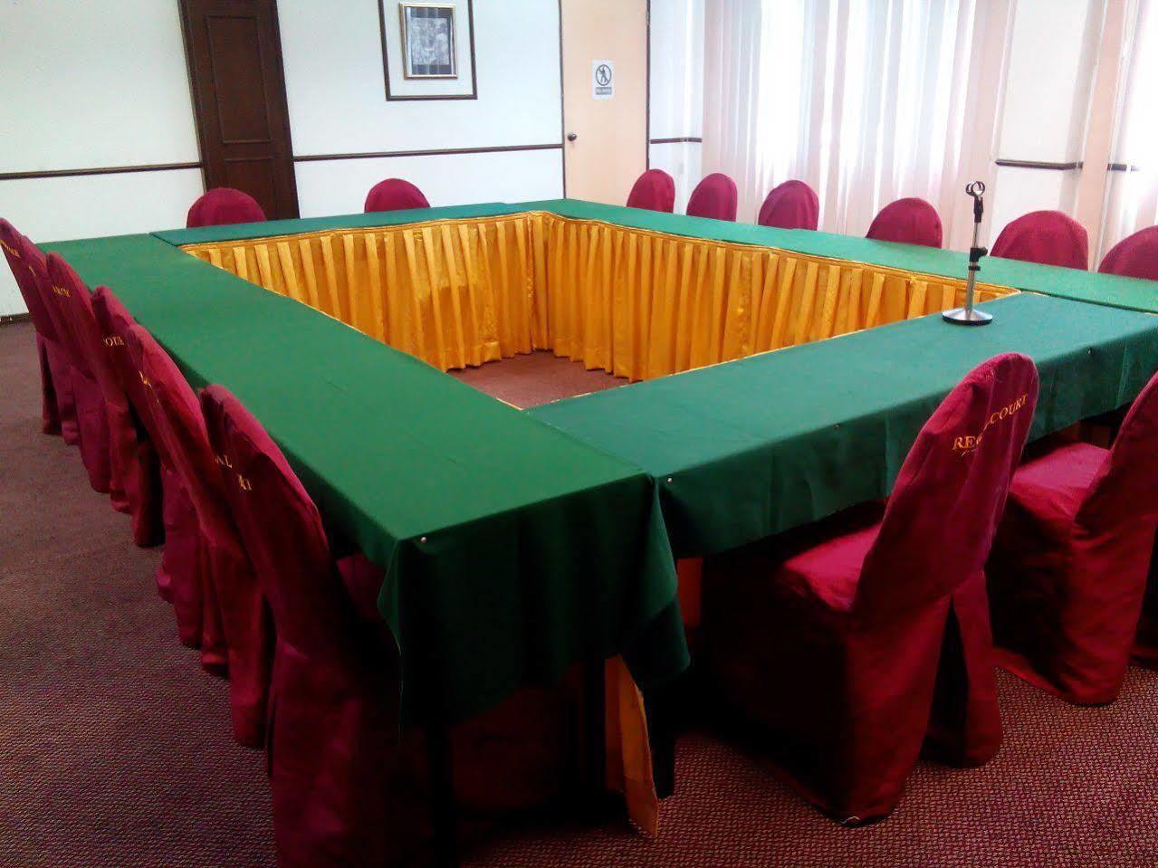 Regal Court Hotel Kuching Buitenkant foto