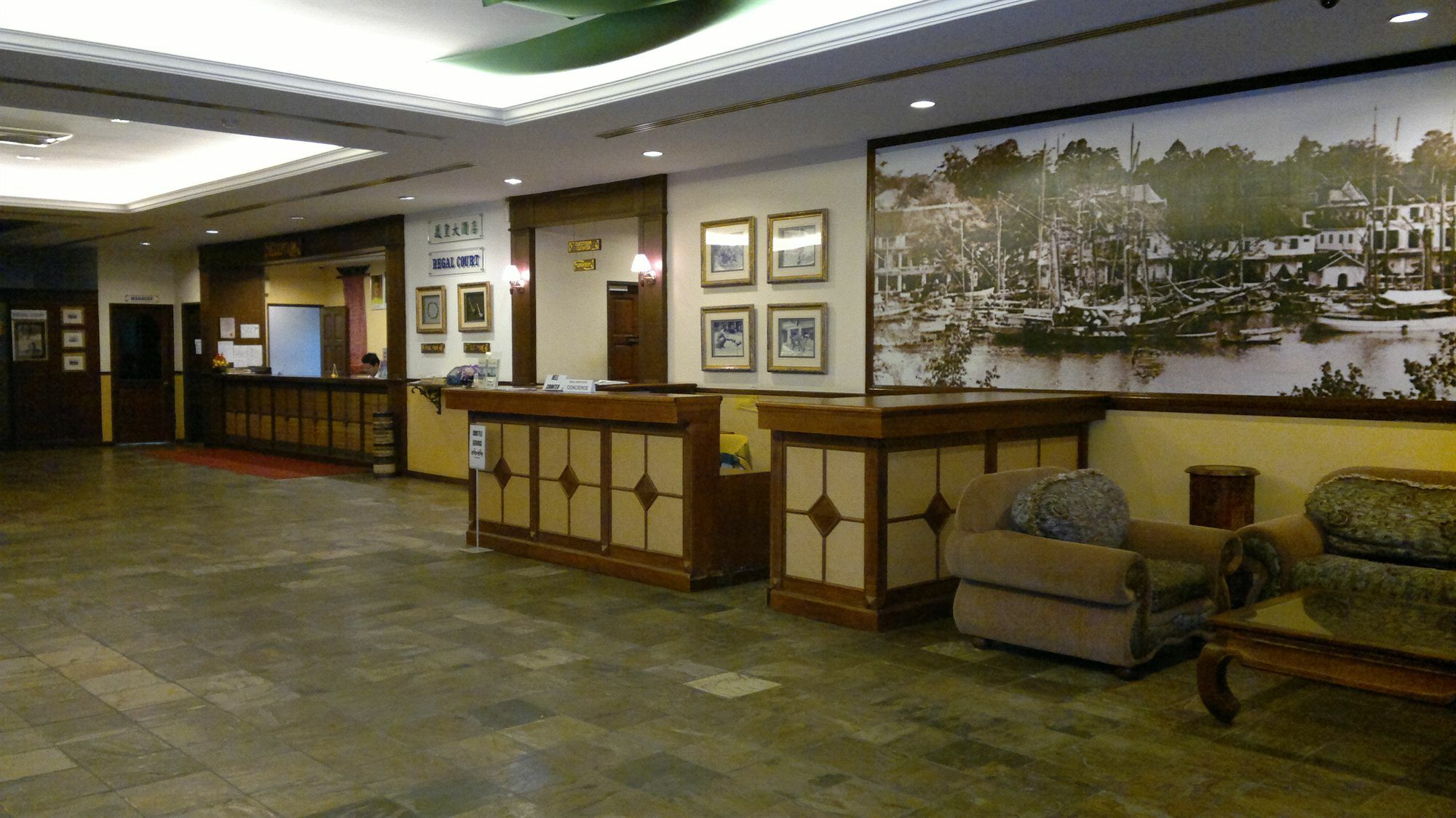 Regal Court Hotel Kuching Buitenkant foto